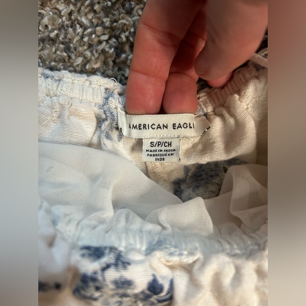 5/$25 American Eagle blue floral eyelet cropped halter top size small - Picture 7 of 8